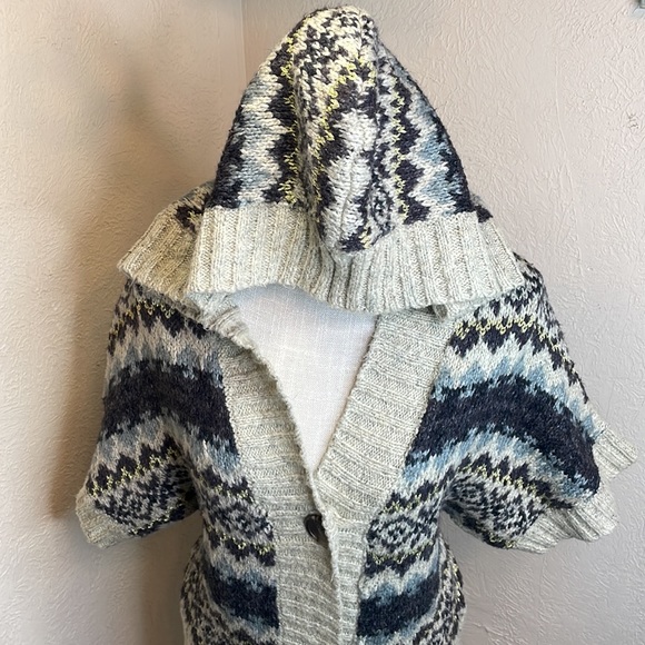 Aeropostale Knit Hooded Short Sleeve Button Down Sweater - Picture 6 of 10